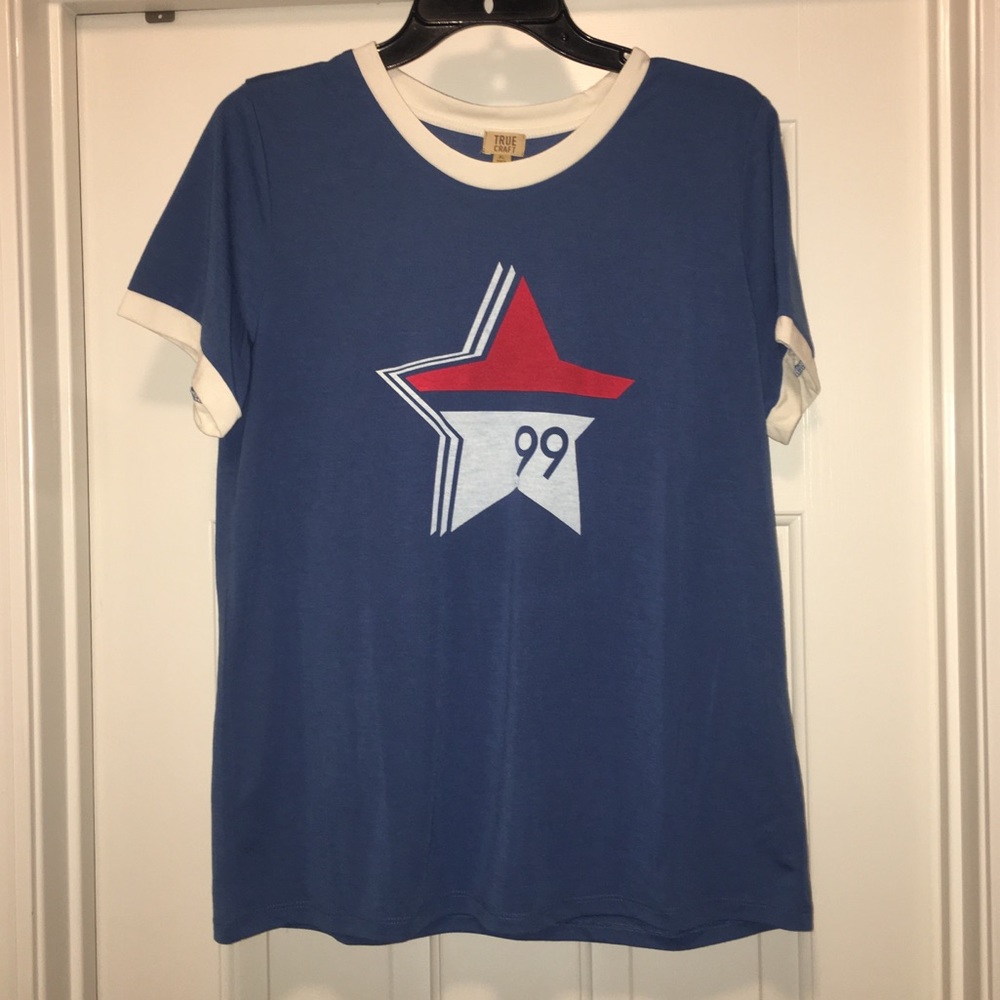 Women’s size xl tee